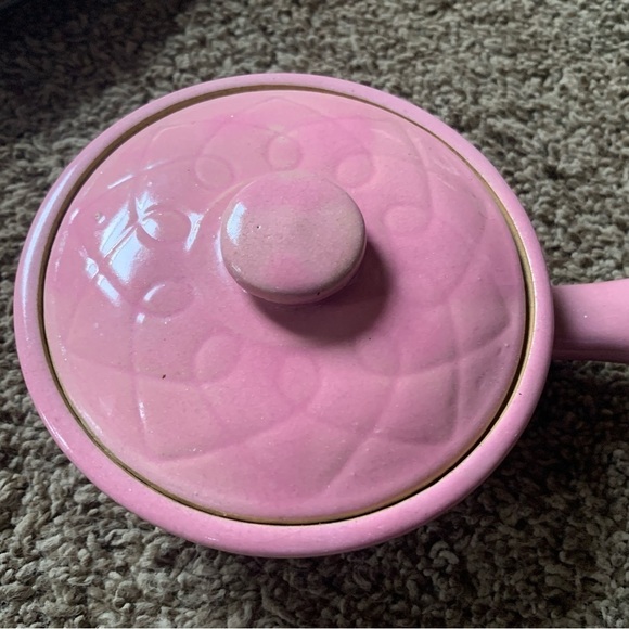 Vintage Loops Small Casserole w/Lid by Watt Pottery - Picture 2 of 4